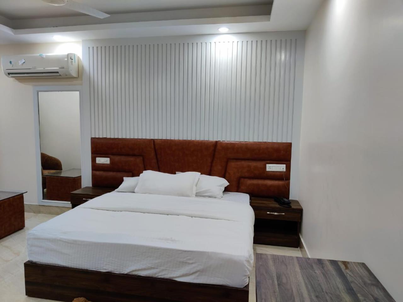 Hotel Maira デヘラードゥーン エクステリア 写真