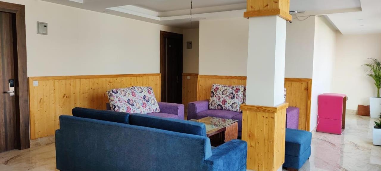 Hotel Maira デヘラードゥーン エクステリア 写真