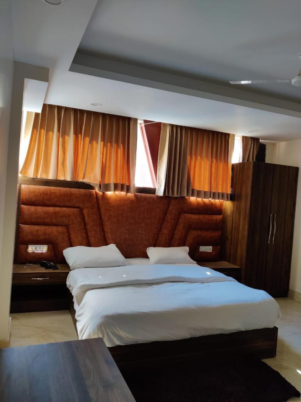 Hotel Maira デヘラードゥーン エクステリア 写真